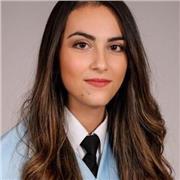 Doy clases de Lengua y Literatura, inglés... Además puedo ayudar y reforzar al alumno si tiene dificultades para estudiar